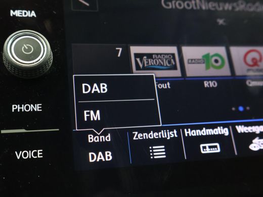 Volkswagen T-Roc 1.5 TSI 150 PK DSG SPORT BTW + TREKHAAK | VIRTUAL COCKPIT | CAMERA | ADAPTIVE CRUISE | CARPLAY ActivLease financial lease