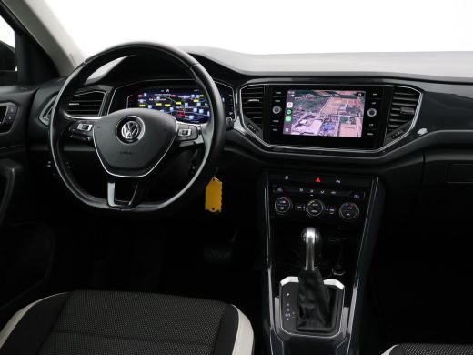 Volkswagen T-Roc 1.5 TSI 150 PK DSG SPORT BTW + TREKHAAK | VIRTUAL COCKPIT | CAMERA | ADAPTIVE CRUISE | CARPLAY ActivLease financial lease