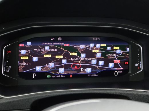 Volkswagen T-Roc 1.5 TSI 150 PK DSG SPORT BTW + TREKHAAK | VIRTUAL COCKPIT | CAMERA | ADAPTIVE CRUISE | CARPLAY ActivLease financial lease