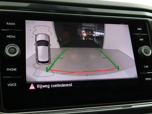 Volkswagen T-Roc 1.5 TSI 150 PK DSG SPORT BTW + TREKHAAK | VIRTUAL COCKPIT | CAMERA | ADAPTIVE CRUISE | CARPLAY ActivLease financial lease