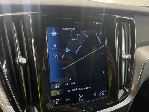Volvo  V60 2.0 T4 R-Design | 19'' | Trekhaak | PilotAssist | Camera! ActivLease financial lease
