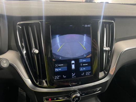 Volvo  V60 2.0 T4 R-Design | 19'' | Trekhaak | PilotAssist | Camera! ActivLease financial lease
