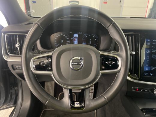 Volvo  V60 2.0 T4 R-Design | 19'' | Trekhaak | PilotAssist | Camera! ActivLease financial lease