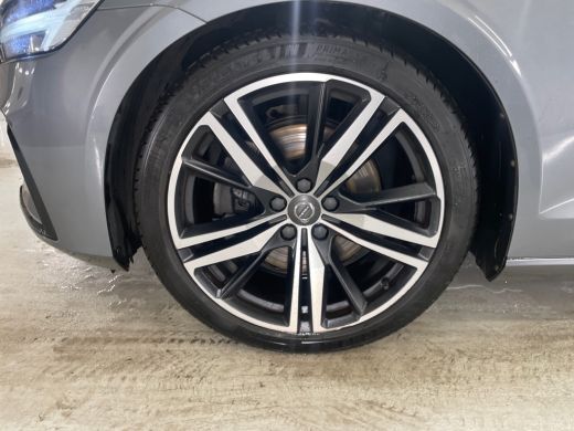 Volvo  V60 2.0 T4 R-Design | 19'' | Trekhaak | PilotAssist | Camera! ActivLease financial lease