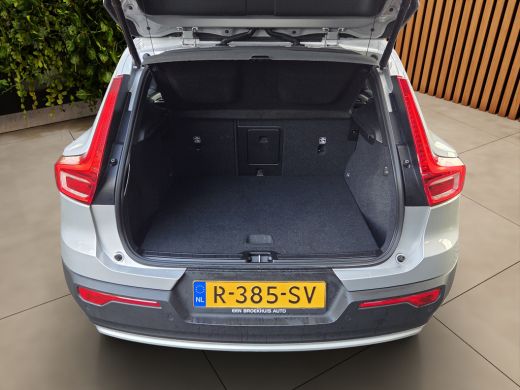 Volvo  XC40 1.5 T4 Plug-in hybrid Core Bright | Camera | Stuur/stoelverwarming | Draadloze lader | Lane Keepi... ActivLease financial lease