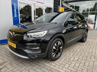Opel Grandland X 1.2 130PK Turbo Innovation | KEYLESS ENTRY & START| CAMERA| NAVIGATIE| AGR-COMFORTSTOELEN| PARKEE...
