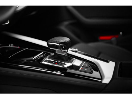 Audi A4 Avant 35 TFSI S edition Competition | Aluminium interieur afwerking | Armsteun voor | Buitenspieg... ActivLease financial lease