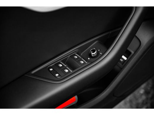 Audi A4 Avant 35 TFSI S edition Competition | Aluminium interieur afwerking | Armsteun voor | Buitenspieg... ActivLease financial lease