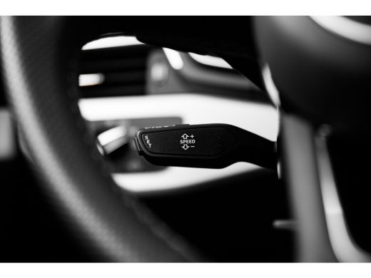 Audi A4 Avant 35 TFSI S edition Competition | Aluminium interieur afwerking | Armsteun voor | Buitenspieg... ActivLease financial lease