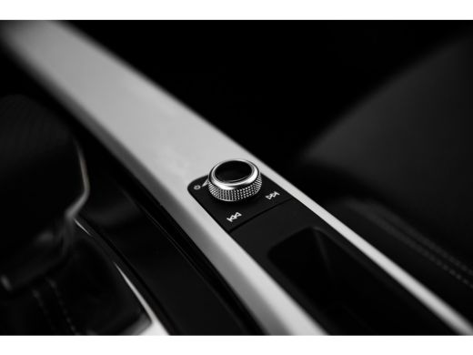 Audi A4 Avant 35 TFSI S edition Competition | Aluminium interieur afwerking | Armsteun voor | Buitenspieg... ActivLease financial lease