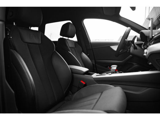 Audi A4 Avant 35 TFSI S edition Competition | Aluminium interieur afwerking | Armsteun voor | Buitenspieg... ActivLease financial lease