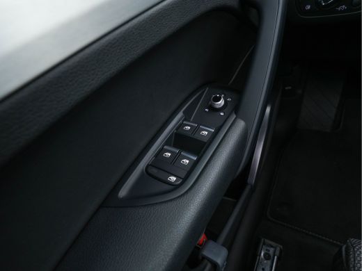 Audi Q5 Audi Q5 50 TFSI e S-Line Black-Edition Quattro Plug-In (INCL-BTW) *PANO | LEATHER-FABRIC | FULL-L... ActivLease financial lease