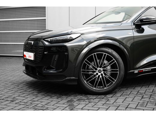 Audi Q6 e-tron Advanced edition, Q6 e-tron (2025) Panorama dak | MMI Bijrijdersscherm | Luchtvering | Elek. stoe... ActivLease financial lease