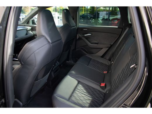Audi SQ6 quattro 100 kWh -Pano-21"-Head up-Sportstoelen-ACC-360- ActivLease financial lease