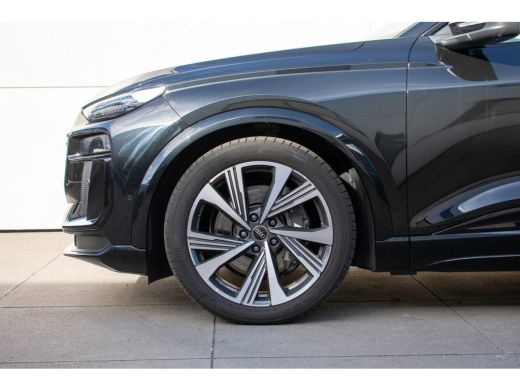 Audi SQ6 quattro 100 kWh -Pano-21"-Head up-Sportstoelen-ACC-360- ActivLease financial lease