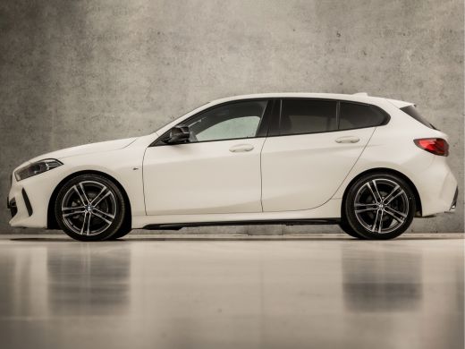 BMW 1 Serie 118i M Sport Automaat (APPLE CARPLAY, M PAKKET, STUUR/STOELVERWARMING, SFEERVERLICHTING, SPORTSTO... ActivLease financial lease
