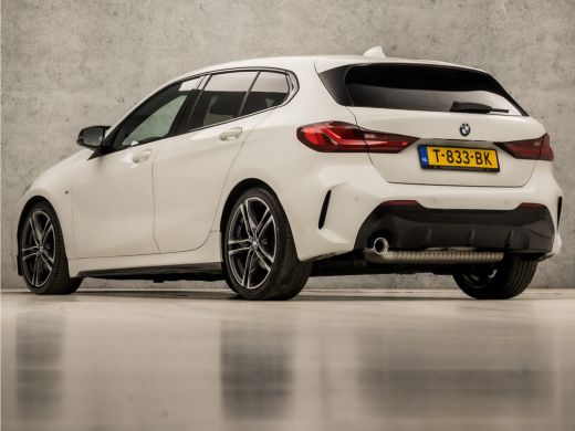 BMW 1 Serie 118i M Sport Automaat (APPLE CARPLAY, M PAKKET, STUUR/STOELVERWARMING, SFEERVERLICHTING, SPORTSTO... ActivLease financial lease