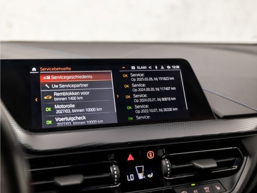 BMW 1 Serie 118i M Sport Automaat (APPLE CARPLAY, M PAKKET, STUUR/STOELVERWARMING, SFEERVERLICHTING, SPORTSTO... ActivLease financial lease