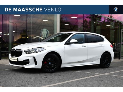 BMW 1 Serie 118i M Sport Automaat / Sportstoelen / LED / M Sportonderstel / Live Cockpit Professional / Apple...