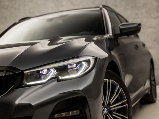 BMW 3 Serie Touring 330e xDrive M Sport 293Pk Automaat (PANORAMADAK, M PAKKET, LASER KOPLAMPEN, MEMORY SEATS,... ActivLease financial lease