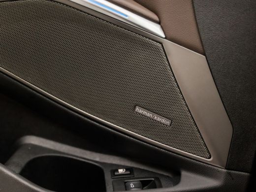 BMW 3 Serie Touring 330e xDrive M Sport 293Pk Automaat (PANORAMADAK, M PAKKET, LASER KOPLAMPEN, MEMORY SEATS,... ActivLease financial lease