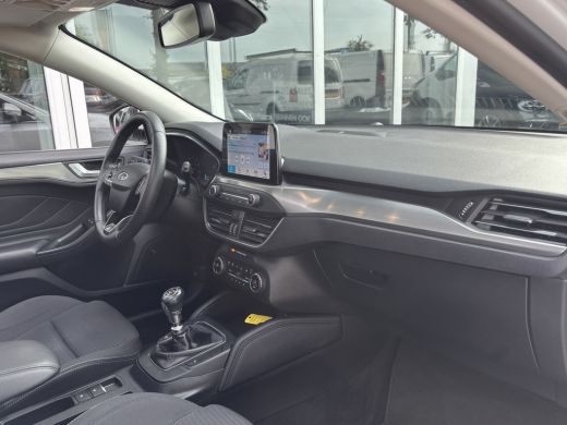 Ford Focus 1.0 EcoBoost Titanium Panodak | Stoel |Stuur Verwarming | Topstaat! ActivLease financial lease