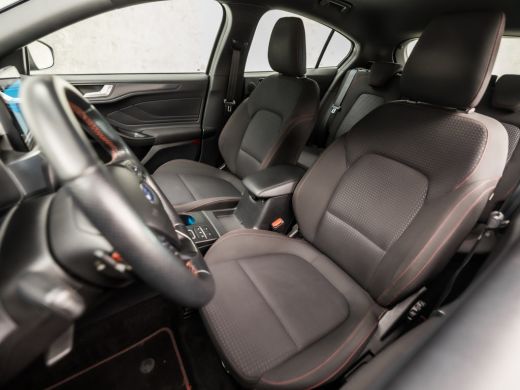 Ford Focus 1.5 EcoBoost ST Line Sport 150Pk Automaat (APPLE CARPLAY, GROOT NAVI, CLIMATE, RODE REMKLAUWEN, C... ActivLease financial lease