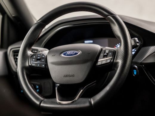 Ford Focus 1.5 EcoBoost ST Line Sport 150Pk Automaat (APPLE CARPLAY, GROOT NAVI, CLIMATE, RODE REMKLAUWEN, C... ActivLease financial lease