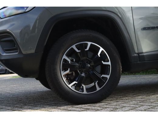 Jeep Compass 4xe 240 Plug-in Hybrid Electric Overland | Achteruitrijcamera | Airco (automatisch) | Apple Carpl... ActivLease financial lease