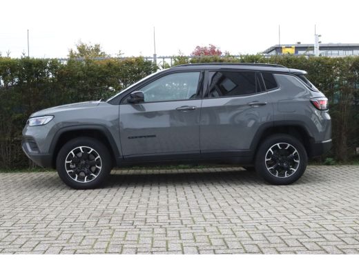 Jeep Compass 4xe 240 Plug-in Hybrid Electric Overland | Achteruitrijcamera | Airco (automatisch) | Apple Carpl... ActivLease financial lease