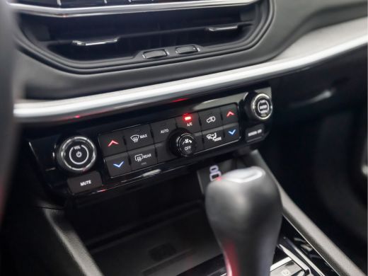 Jeep Compass 4xe 240 Plug-in Hybrid Electric S Automaat 240Pk (GROOT NAVI, APPLE CARPLAY, CAMERA, LEDER, ELEKT... ActivLease financial lease