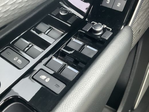 Land Rover Range Rover Velar 2.0 I4 Turbo AWD R-Dynamic Pano HUD Meridian Leer Stuur/Stoelverw Memory VOL! ActivLease financial lease