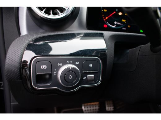 Mercedes-Benz CLA Shooting Brake 250 e Business Solution AMG Limited -Trekhaak-Navi-Led-Carplay- ActivLease financial lease