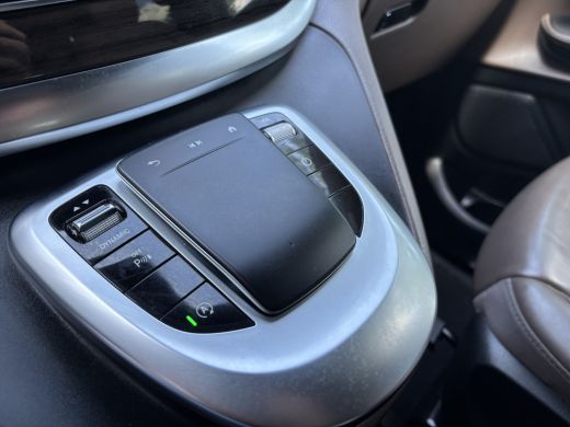 Mercedes-Benz V-Klasse 250d Extra Lang Avantgarde Edition | VIP | AMG Pakket | Sport onderstel ActivLease financial lease