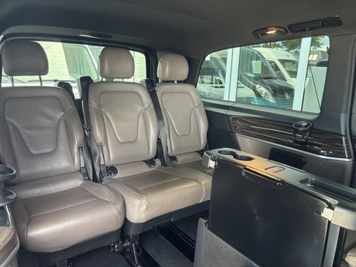 Mercedes-Benz V-Klasse 250d Extra Lang Avantgarde Edition | VIP | AMG Pakket | Sport onderstel ActivLease financial lease