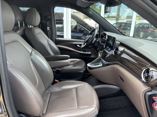 Mercedes-Benz V-Klasse 250d Extra Lang Avantgarde Edition | VIP | AMG Pakket | Sport onderstel ActivLease financial lease