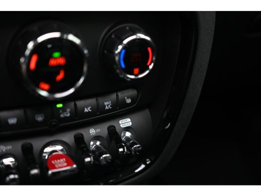 Mini Clubman Cooper Automaat / Panoramadak / Achteruitrijcamera / Comfort Access / LED / Stoelverwarming / Har... ActivLease financial lease