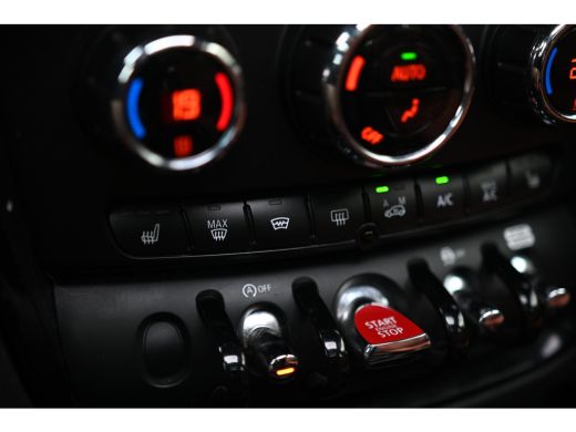 Mini Clubman Cooper Automaat / Panoramadak / Achteruitrijcamera / Comfort Access / Stuurverwarming / LED / Com... ActivLease financial lease