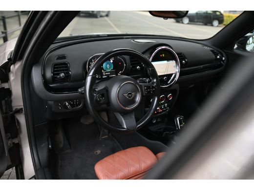 Mini Clubman Cooper Automaat / Panoramadak / Achteruitrijcamera / Comfort Access / Stuurverwarming / LED / Com... ActivLease financial lease
