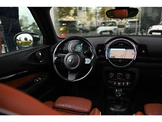 Mini Clubman Cooper Automaat / Panoramadak / Achteruitrijcamera / Comfort Access / Stuurverwarming / LED / Com... ActivLease financial lease