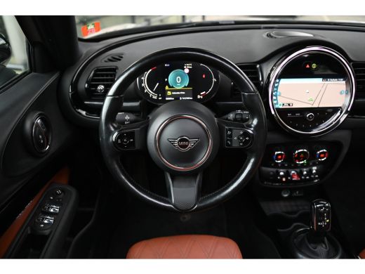 Mini Clubman Cooper Automaat / Panoramadak / Achteruitrijcamera / Comfort Access / Stuurverwarming / LED / Com... ActivLease financial lease