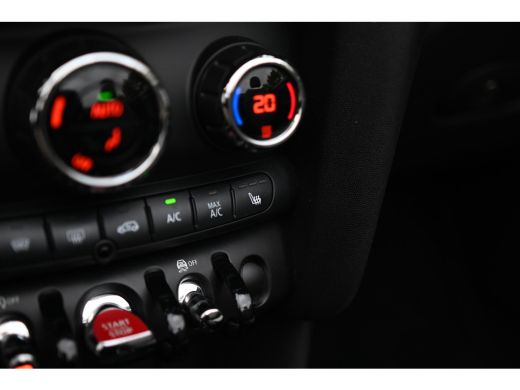 Mini Cooper Cabrio Cooper Automaat / Comfort Access / LED / Stoelverwarming / Comfortstoelen / Aircondtitioning / Cr... ActivLease financial lease