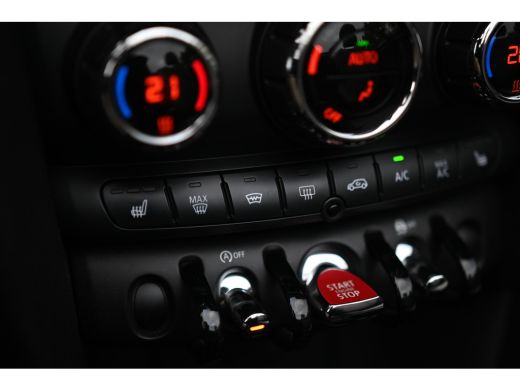 Mini Cooper Cabrio Cooper Automaat / Comfort Access / LED / Stoelverwarming / Comfortstoelen / Aircondtitioning / Cr... ActivLease financial lease