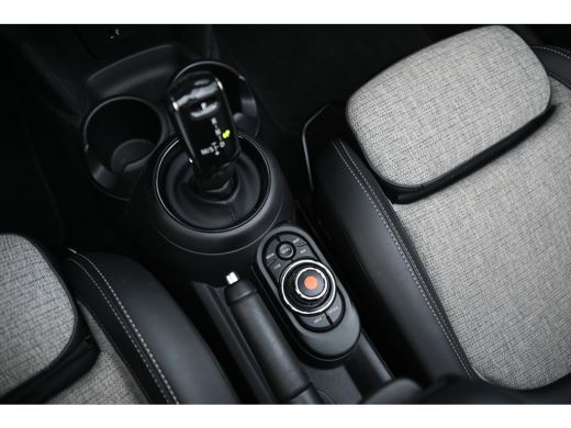 Mini Cooper Cabrio Cooper Automaat / Comfort Access / LED / Stoelverwarming / Comfortstoelen / Aircondtitioning / Cr... ActivLease financial lease