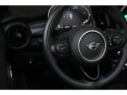 Mini Cooper Cabrio Cooper Automaat / Comfort Access / LED / Stoelverwarming / Comfortstoelen / Aircondtitioning / Cr... ActivLease financial lease