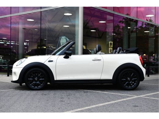 Mini Cooper Cabrio Cooper Automaat / Comfort Access / LED / Stoelverwarming / Comfortstoelen / Aircondtitioning / Cr... ActivLease financial lease