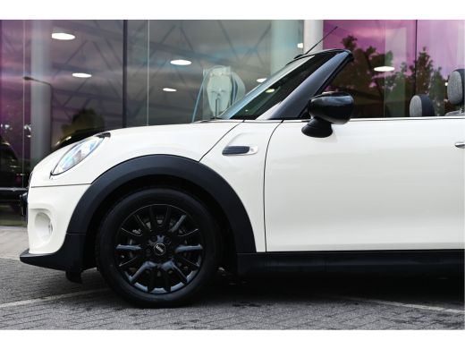 Mini Cooper Cabrio Cooper Automaat / Comfort Access / LED / Stoelverwarming / Comfortstoelen / Aircondtitioning / Cr... ActivLease financial lease