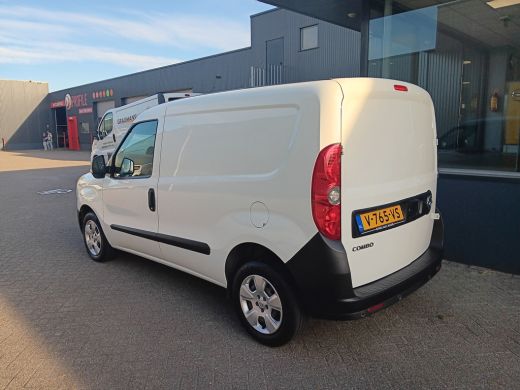 Opel Combo 1.3 CDTi L1H1 Edition, Airco, Navigatie, nieuwe APK, 12 maanden BOVAG-garantie ActivLease financial lease