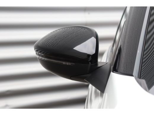 Opel Corsa 1.2 TURBO 100PK 5-DRS ELEGANCE GS-LINE / NAVI / LEDER / CLIMA / LED / PDC / 17" LMV / UNIEK / CAM... ActivLease financial lease