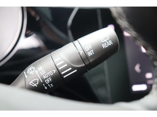 Opel Corsa 1.2 TURBO 100PK 5-DRS ELEGANCE GS-LINE / NAVI / LEDER / CLIMA / LED / PDC / 17" LMV / UNIEK / CAM... ActivLease financial lease